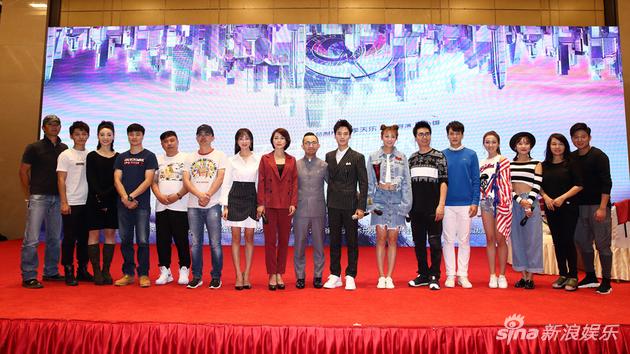 《天生梦想家》主创