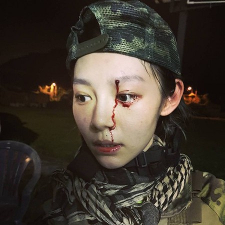 女星拍戏受伤血流半边脸 沿鼻子流进嘴里(图)