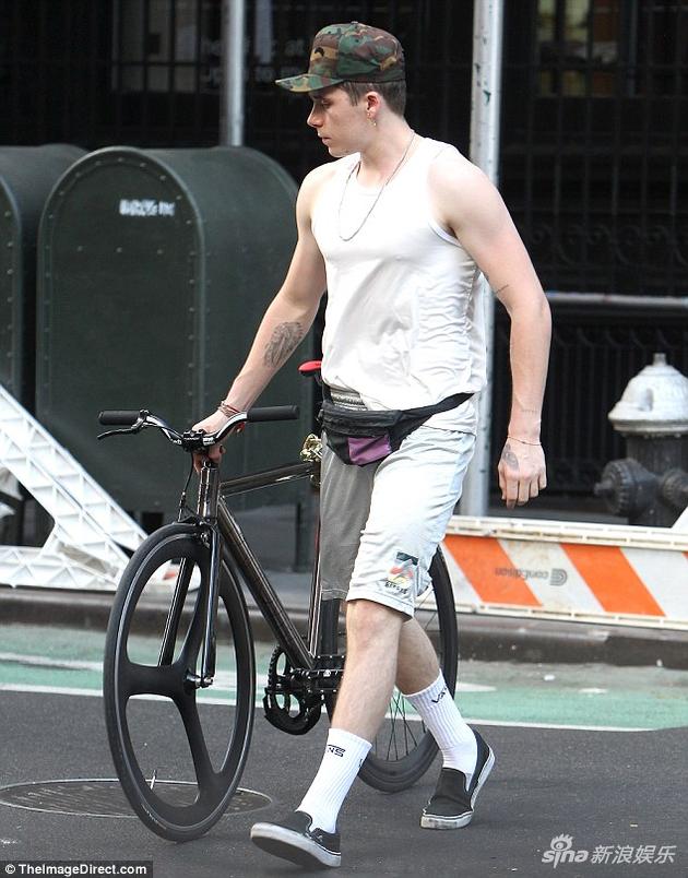 布鲁克林大秀肌肉