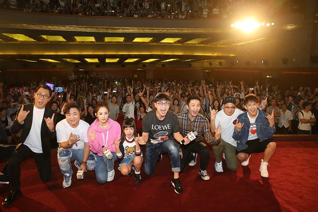 大鹏及主创合影