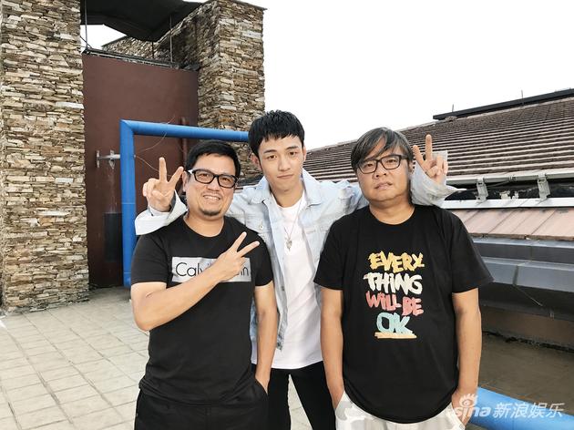杨业明与导演合照