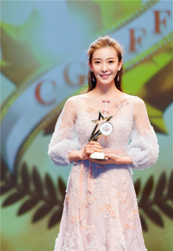 周知双料国际影后印证实力