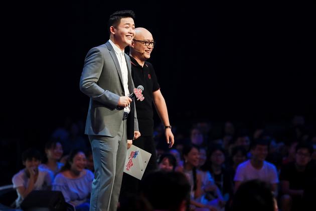 退伍军人男嘉宾逗乐全场