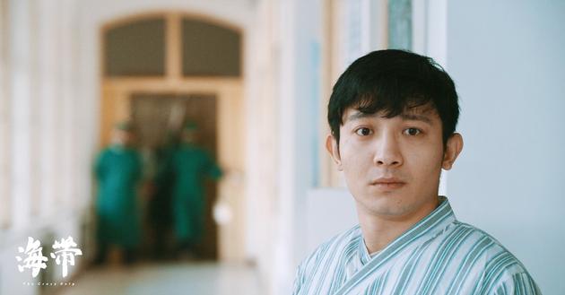 邓飞上演荒诞喜剧