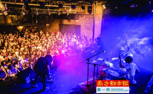 沼泽的演出现场