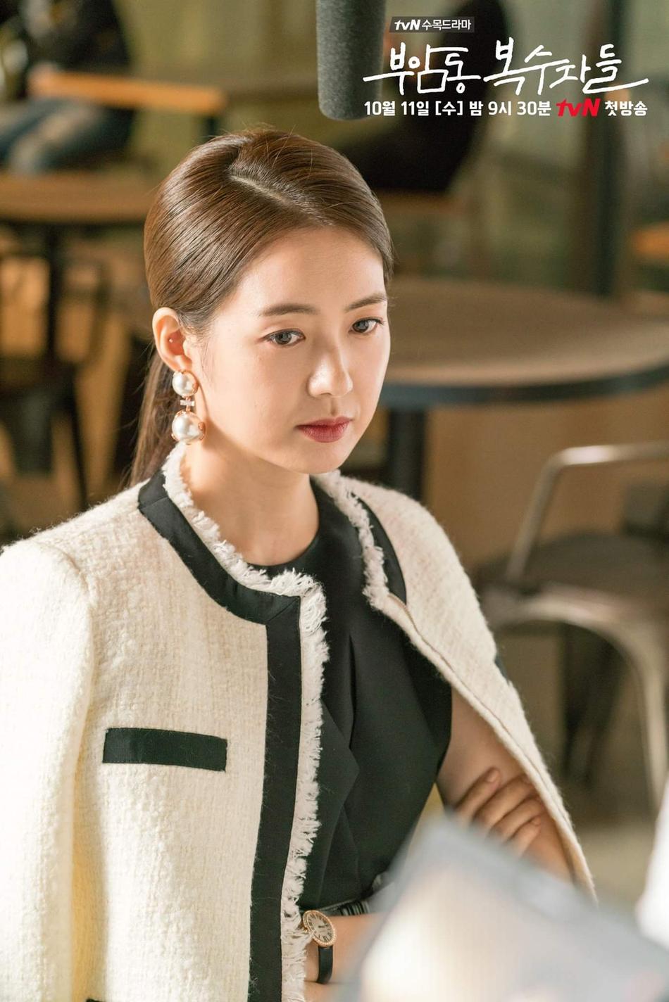 海报剧照剧情:据李枖原的经纪公司透露,她将在这部《付岩洞复仇者》中