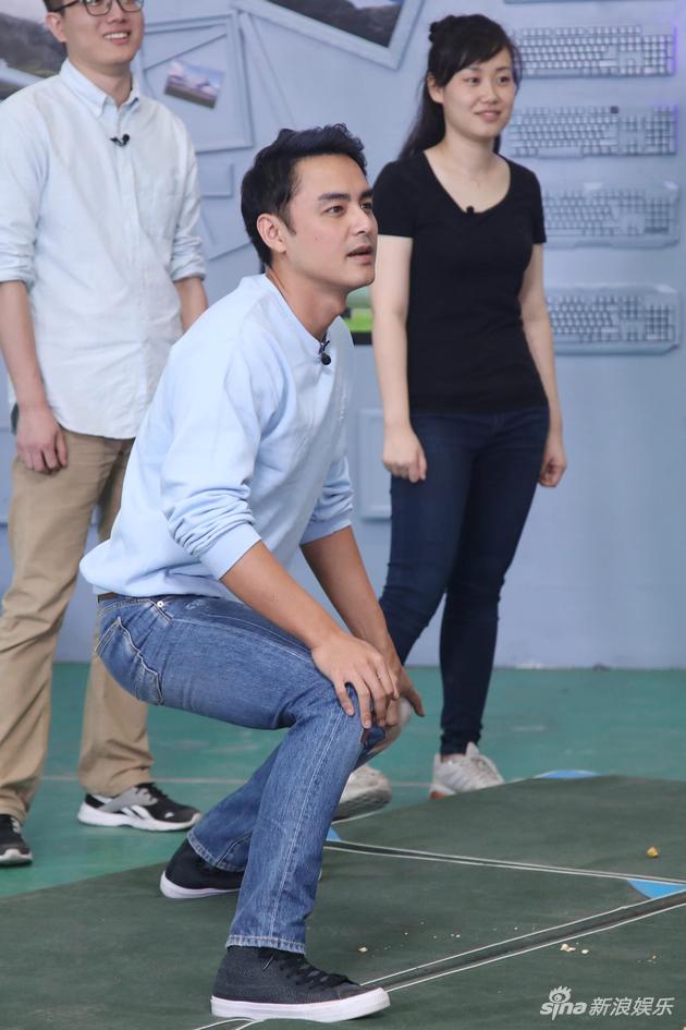 《生活相对论》明道变身科技控尽显霸道总裁范1