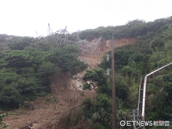台湾戏院公会组团游长江三峡，遇土石流致三死两伤