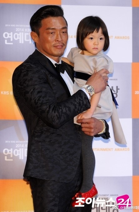 秋小爱再次出击《超人回来了》 已经投入拍摄