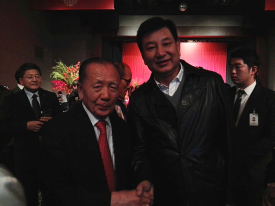 电影节主席金东虎和塞班电影节组委会主席郭祥