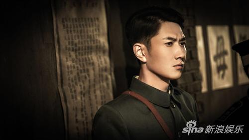 《爱人同志》何明翰面临抉择 爱情与信仰何去何从