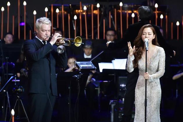 张靓颖肉嗓挑战《the diva dance》 获原唱赞赏