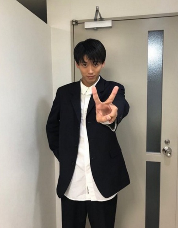 竹内凉真为新角色减重10公斤网友一边心疼一边赞