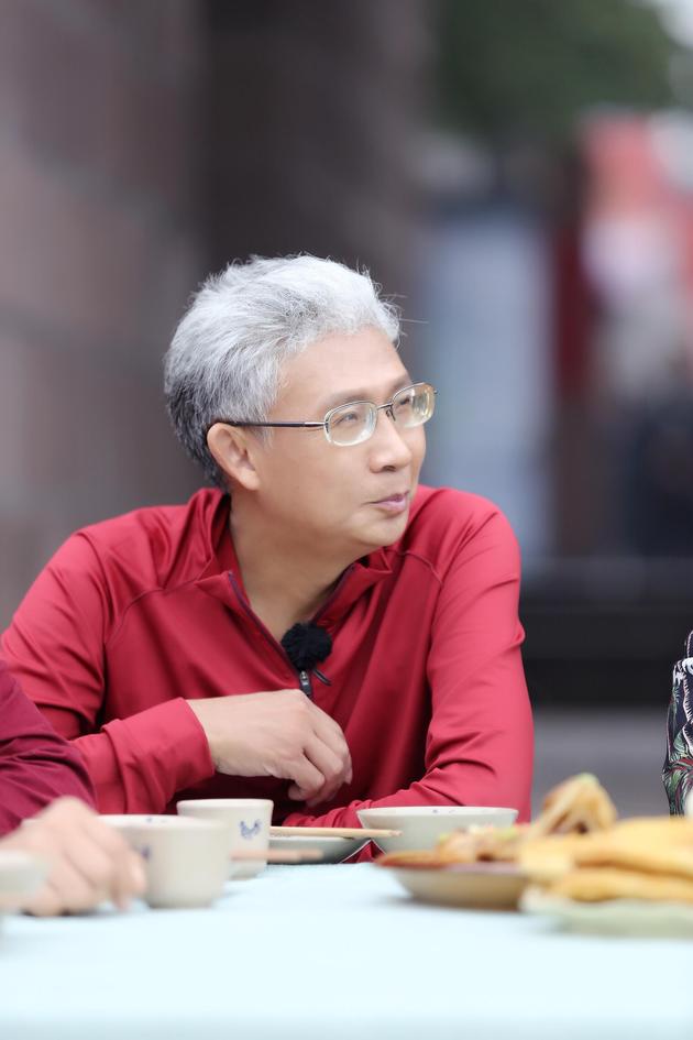 纪连海探寻《小镇故事》