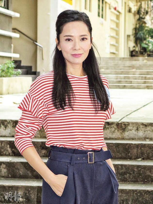 郭羡妮为港台《狮子山下》拍入庙求子戏,她还表示到时会真的求子。