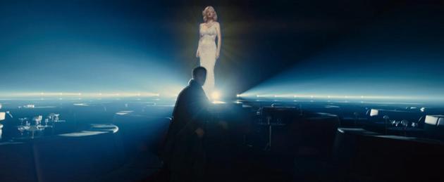 女神梦露以全息影像现身