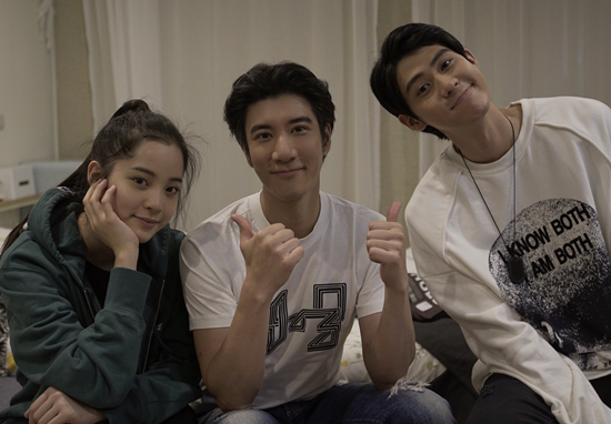 欧阳娜娜担纲MV女主 李玉玺客串