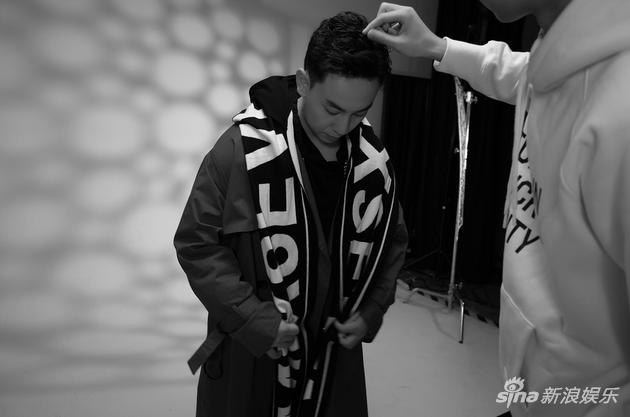 释小龙被赞敬业