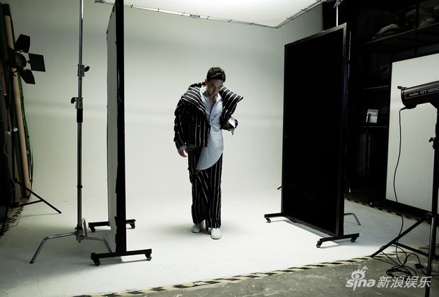 释小龙回归继续当演员