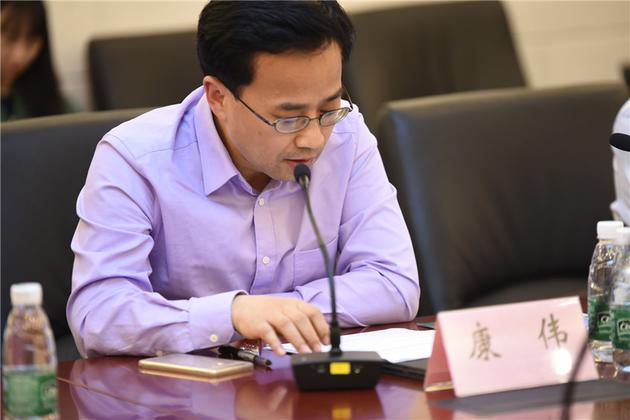 《中国艺术报》总编辑康伟