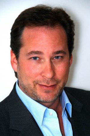 Andrew Kramer曾在韦恩斯坦公司工作7年