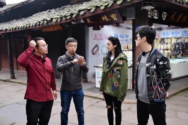 李健同学者逛小镇