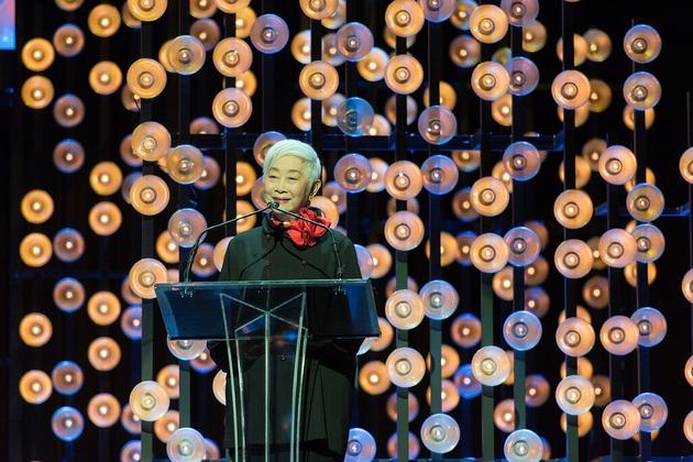 卢燕获得终身成就奖