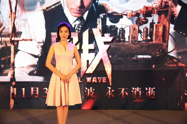 刘玥心携手赵丽颖打响“密战” 姐妹情深成亮点_手机新浪网