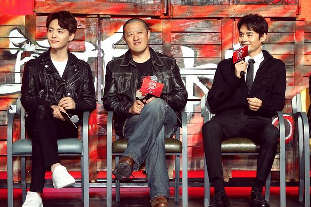 丁晟王凯马天宇合影