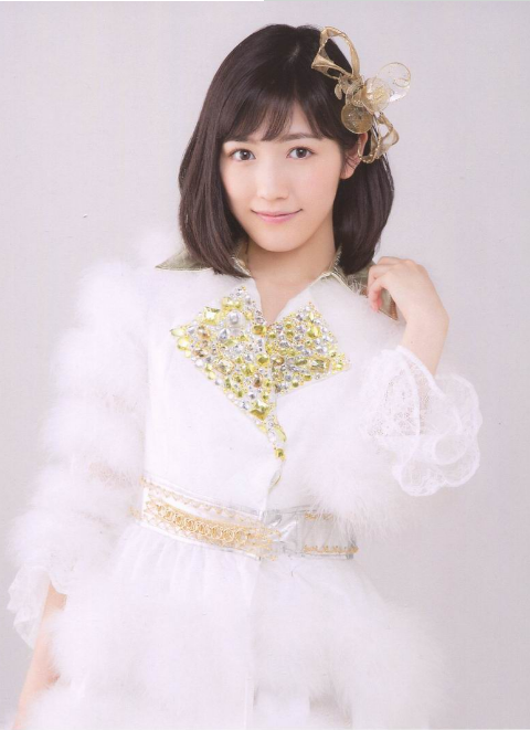 渡边麻友可以说是女大十八变的最佳例证。