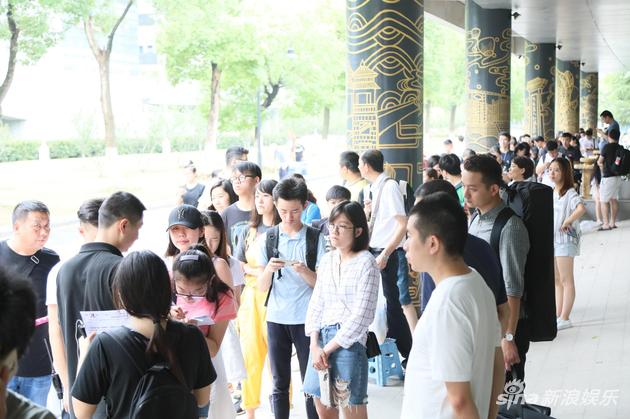 8月12日武汉演出开票现场