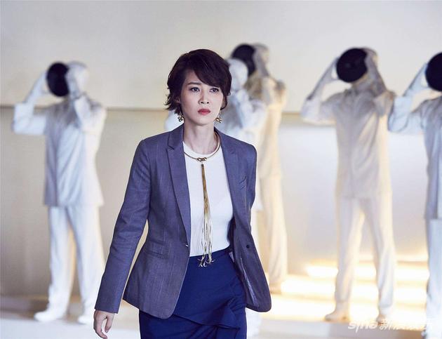 《凡人的品格》童蕾穿搭引风潮 实力诠释职场金领