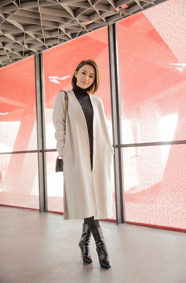 潘晓婷亮相鸟巢总决赛 回眸一笑很迷人