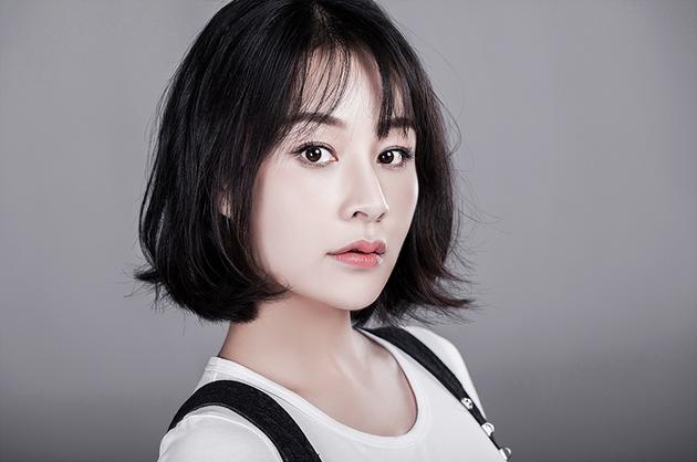 青年演员胡蓉蓉