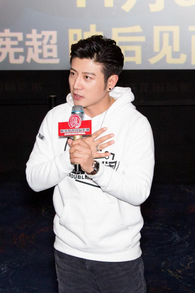 高晓攀路演被小女孩表白兄弟别闹预售上座高