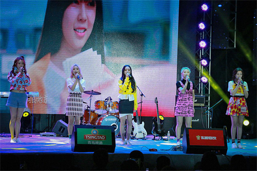 MERA舞台上尽显青春活力