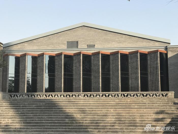 老厂房的墙面设计及山行屋顶（摄影/梵一）