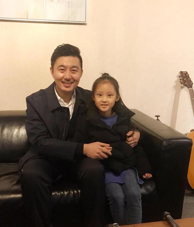 小童星张婉儿 新浪娱乐讯 因与薛之谦,李小璐,tfboys组合易烊千玺