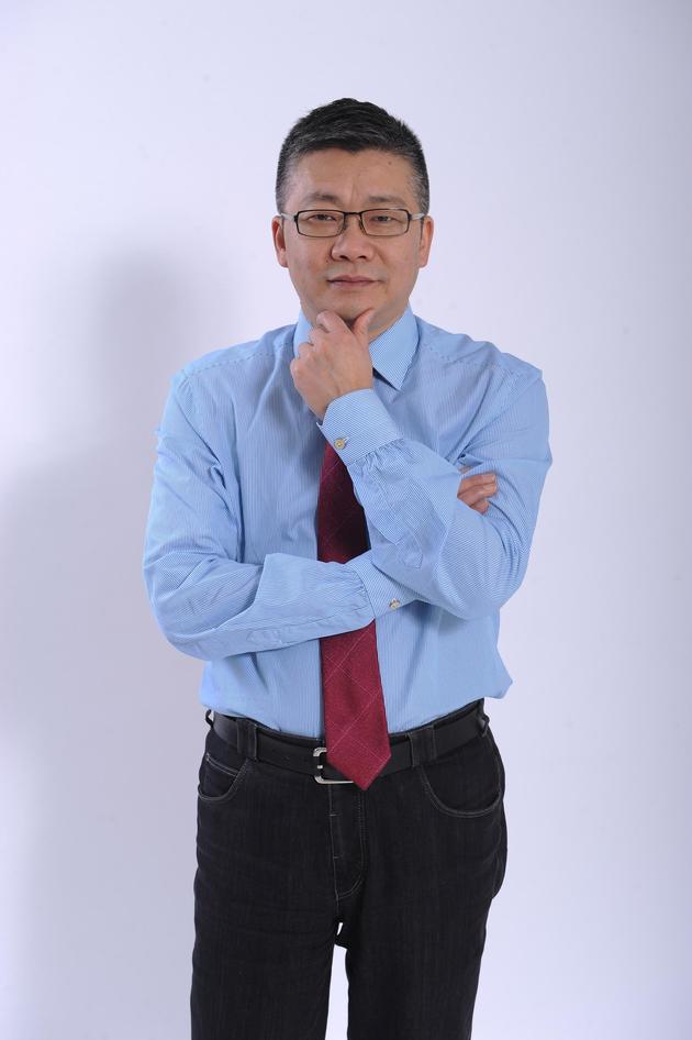 四川传媒学院官方对外宣布，将联合夏陈安专家团队组建国内首个综艺影视学院，同时聘任夏陈安为名誉校长、综艺影视学院院长