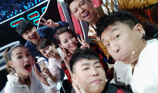 cat雨馨演绎《顺流而下》 新鲜改编获张靓颖肯定