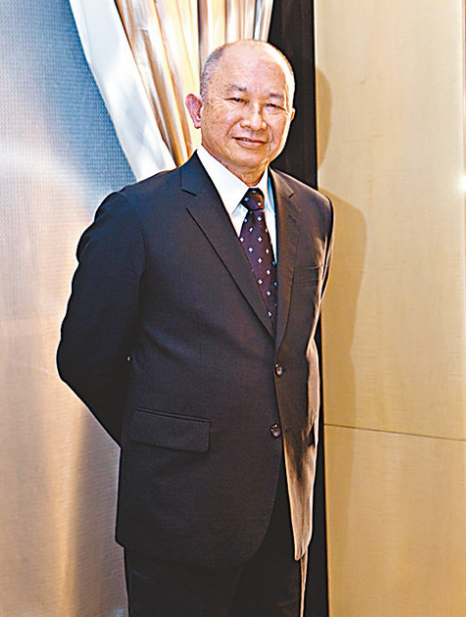 吴宇森曝好莱坞男星特权多拍摄遭上千粉丝包围