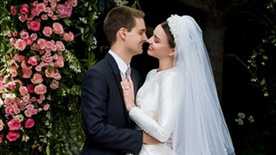 米兰达可儿二婚嫁千亿老公 仅半年就造人成功