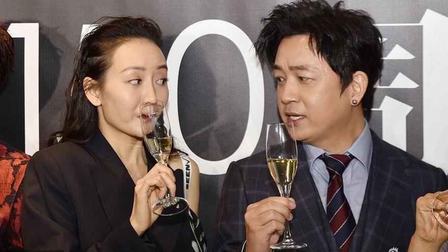 王鸥与潘粤明小酌香槟热聊超投缘