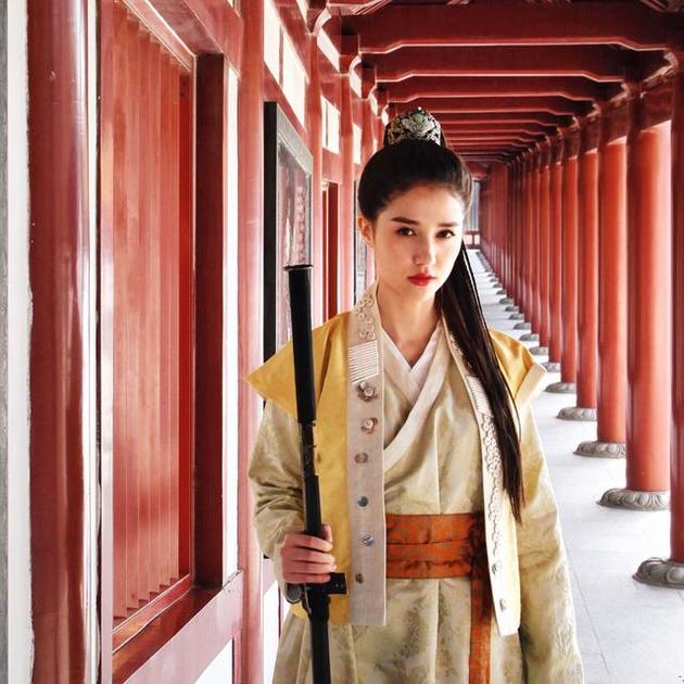 恩美首演古装戏花好月圆之寒窑饰代战公主