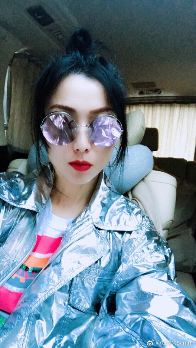 郑秀文自拍郑秀文他拍新浪娱乐讯 11月21日凌晨,郑秀文[微博]通过微博