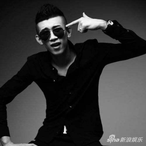 网红主播出场费曝光天佑日代言高达百万