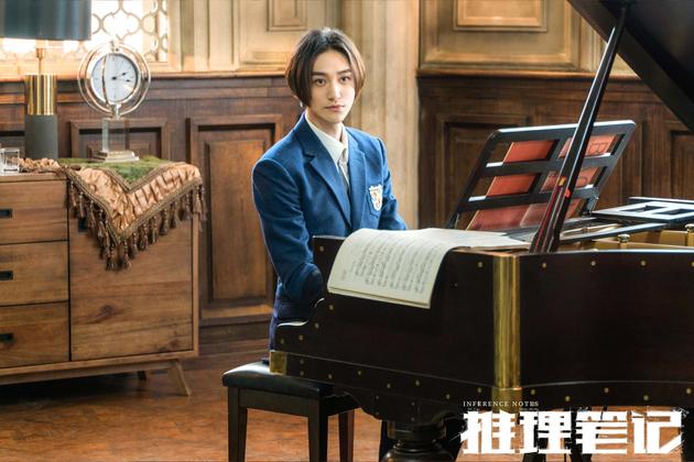 汪铎饰精英学霸秦一凡