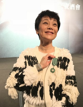 张艾嘉获颁法国骑士勋章让华语片发扬光大