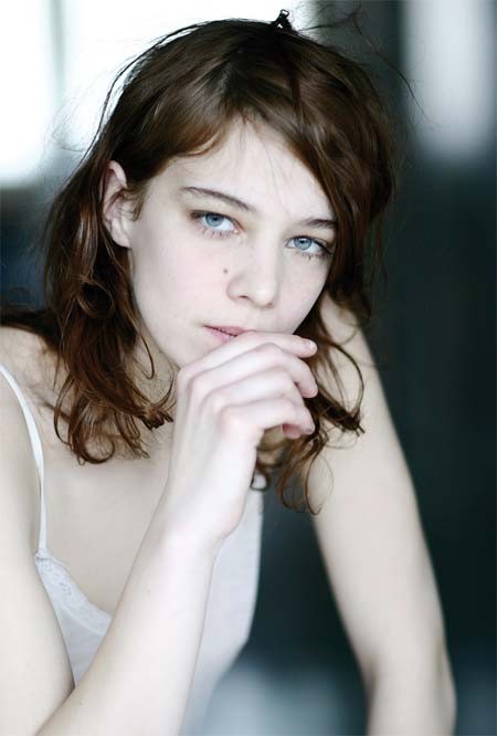 暂无分席琳·萨莱特,女,1980年出生于波尔多,法国人,是一名演员.