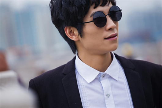 林博林博新浪娱乐讯 林博是一位来自广西的音乐虔